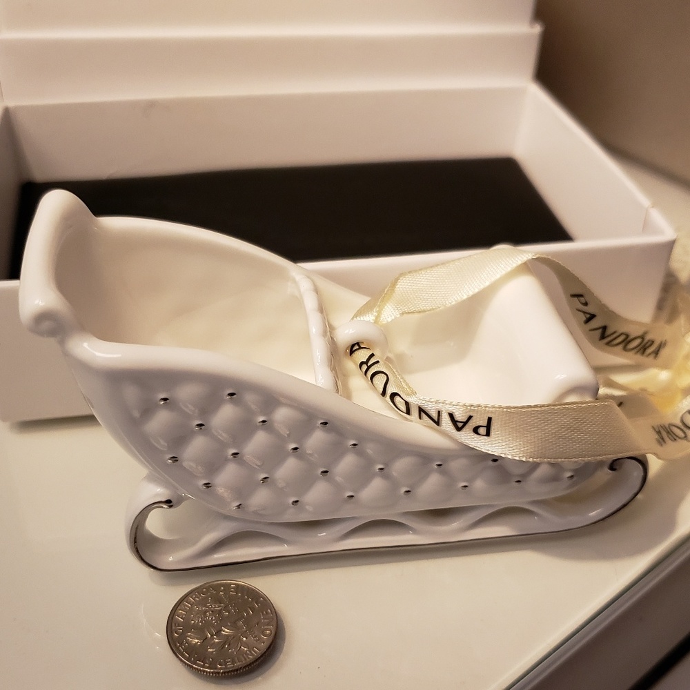 Pandora Sleigh Ornament - Picture 7 of 8